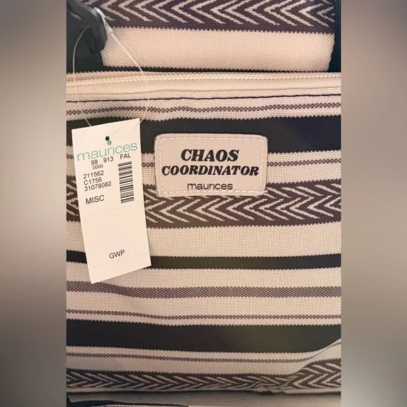 Maurices Black and White Chaos Coordinator Patterned Lunch Tote Bag. - Picture 2 of 4